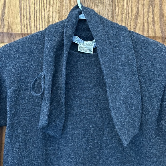 Carlisle sport lamb wool woman’s sweater with built-in scarf size M - Picture 4 of 5